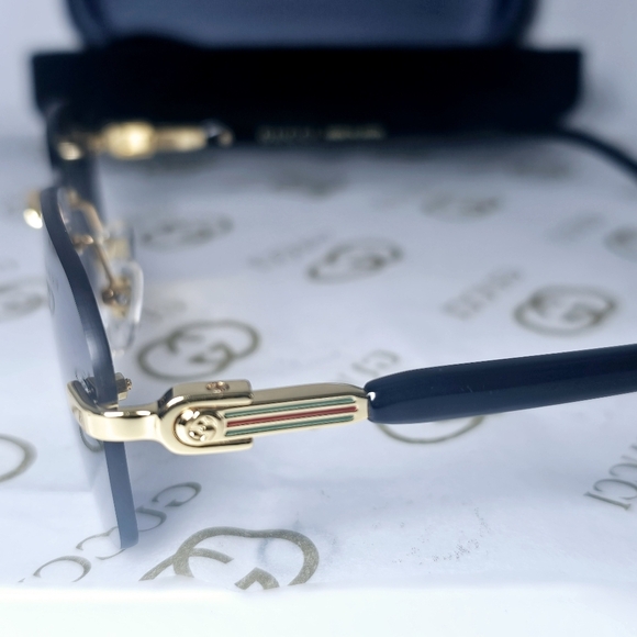 Gucci Black and Gold Unisex Sunglasses - Picture 14 of 16